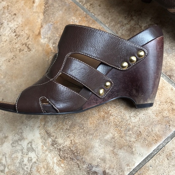 Brown heels - Picture 3 of 5